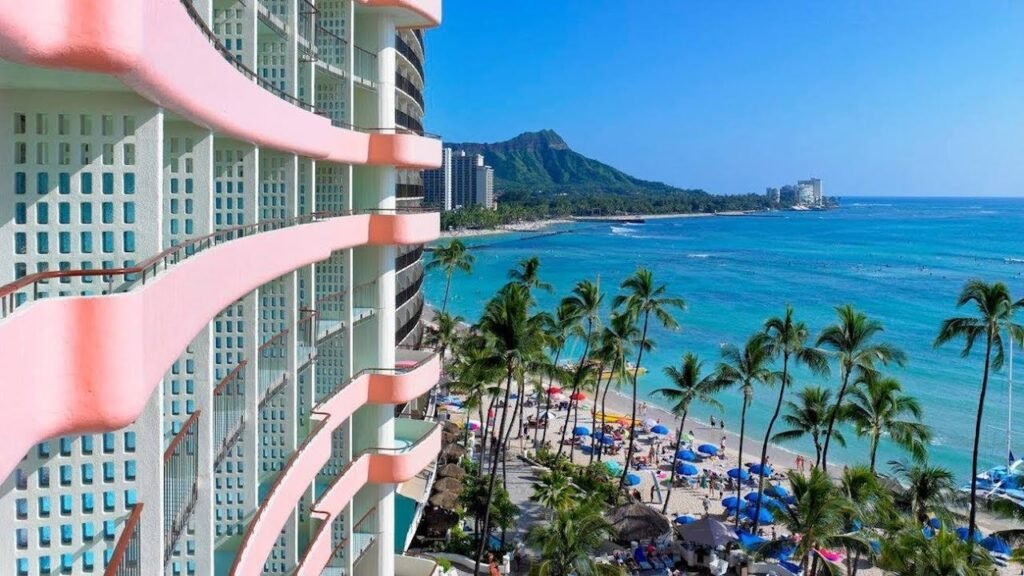 Nude Beaches in Oahu